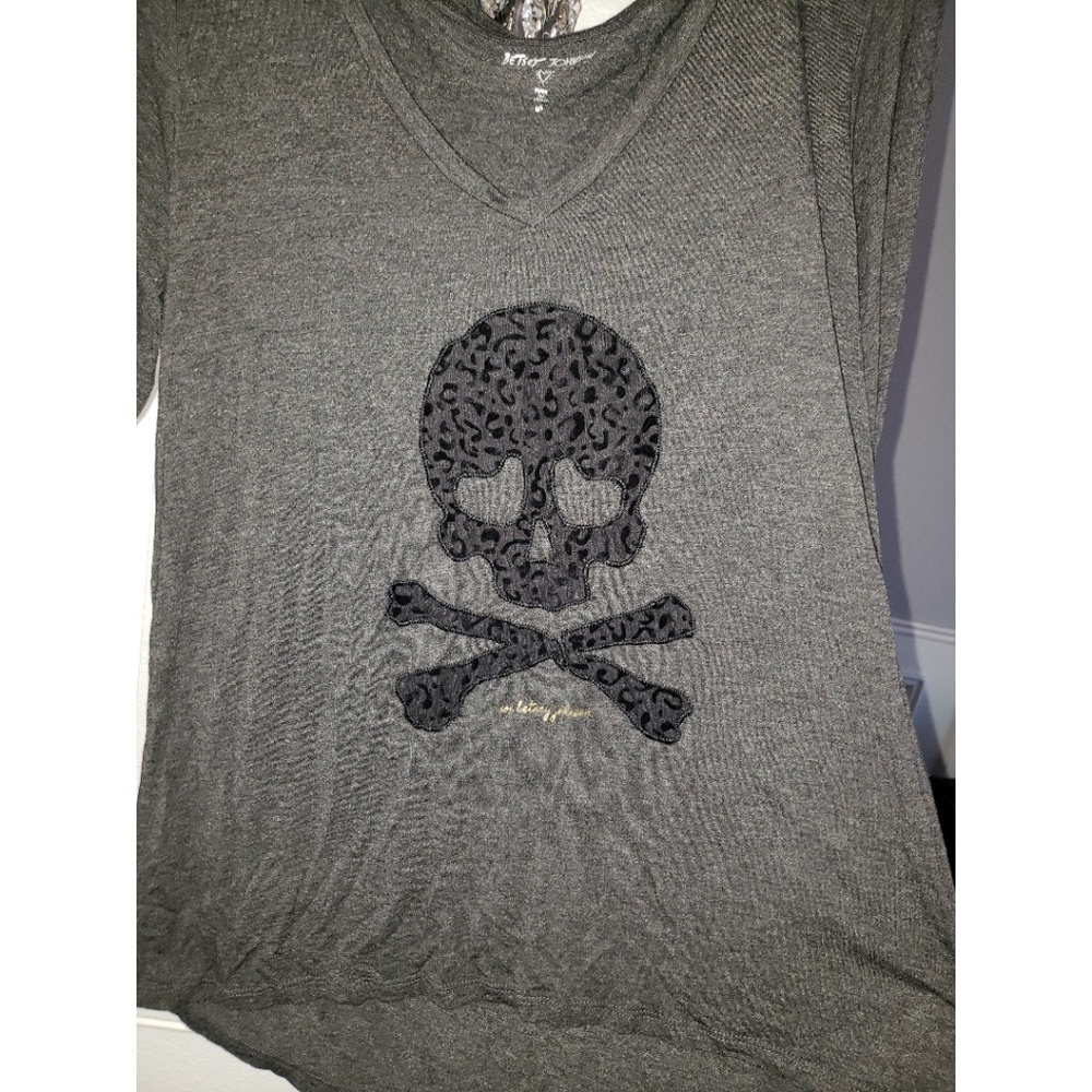 Long sleeve skull top